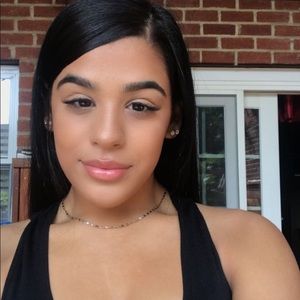 Meet your Posher, Stephany